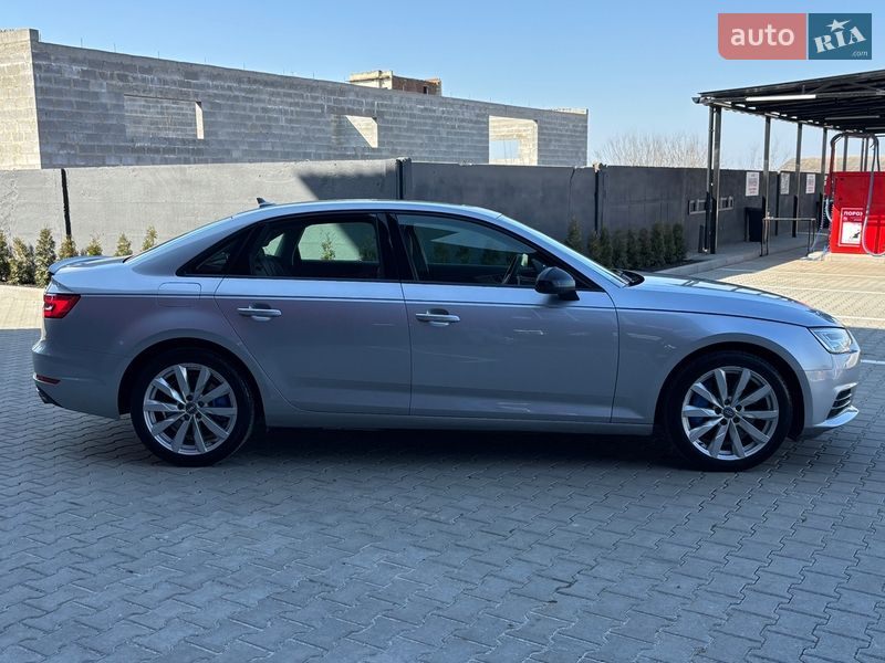 Седан Audi A4 2015 в Дубно
