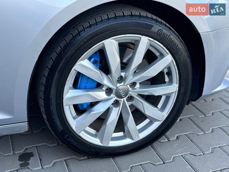 Седан Audi A4 2015 в Дубно