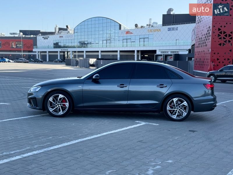 Седан Audi A4 2021 в Киеве