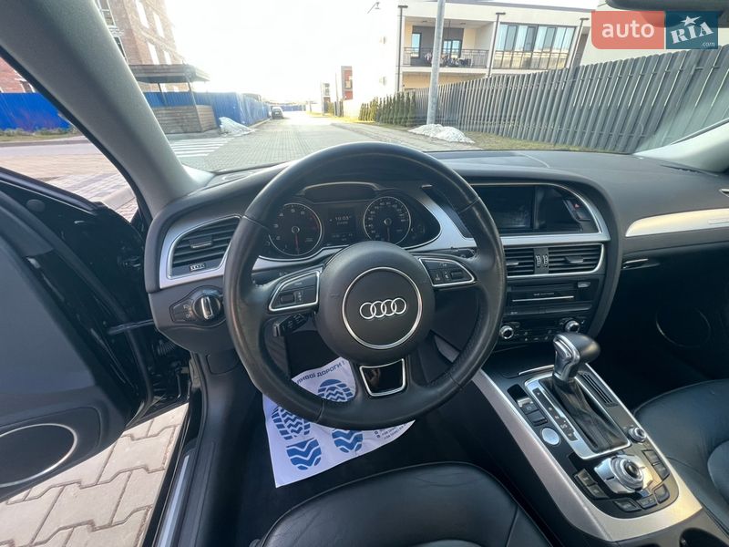Седан Audi A4 2015 в Луцьку