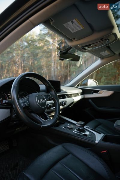 Седан Audi A4 2019 в Кременчуге