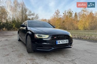 Седан Audi A4 2014 в Винниках