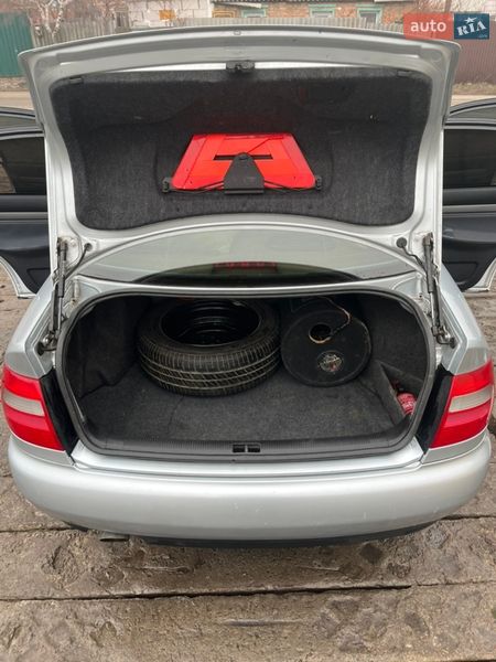 Седан Audi A4 1997 в Люботине