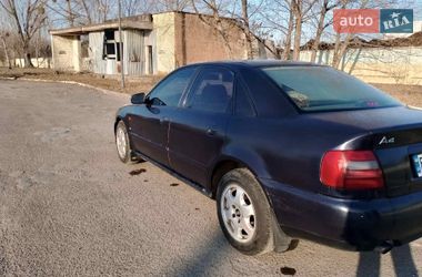 Седан Audi A4 1995 в Квасилове