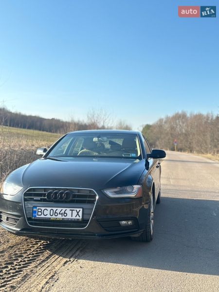Седан Audi A4 2013 в Бобрке