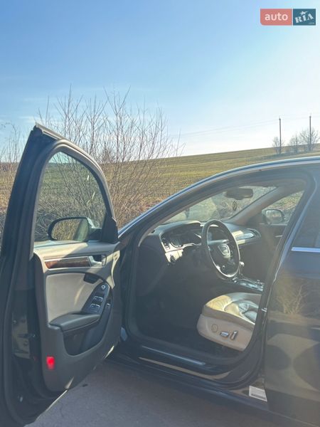 Седан Audi A4 2013 в Бобрке