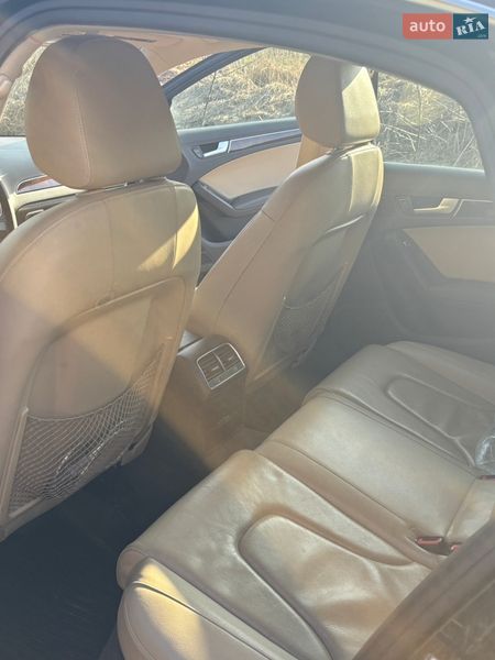 Седан Audi A4 2013 в Бобрке