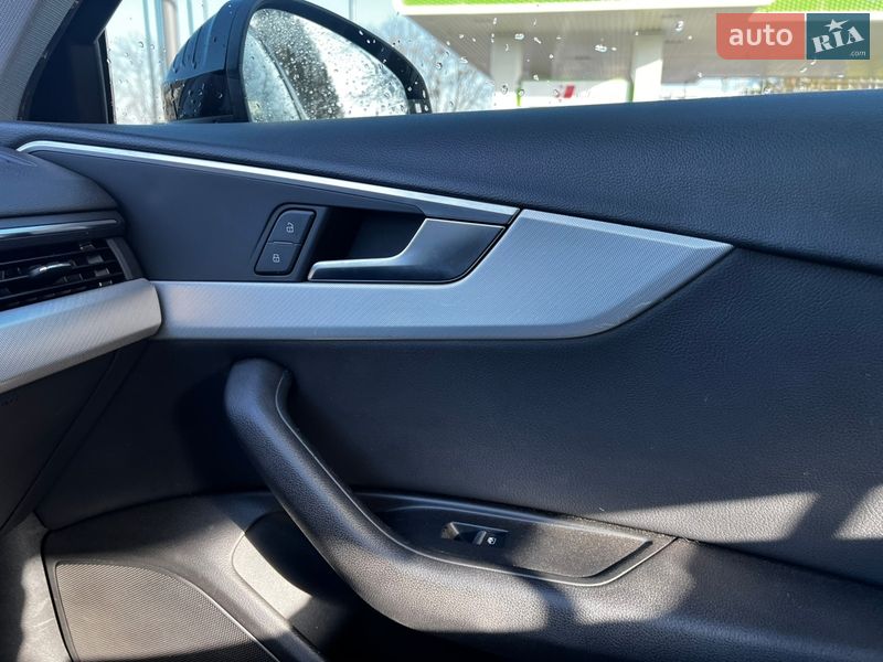 Седан Audi A4 2017 в Ивано-Франковске