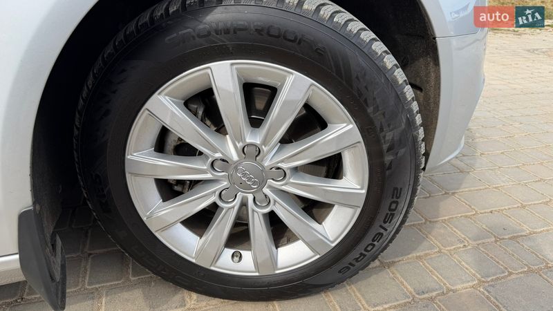 Седан Audi A4 2010 в Одессе