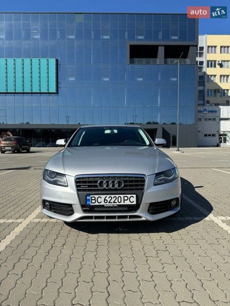 Седан Audi A4 2011 в Львове