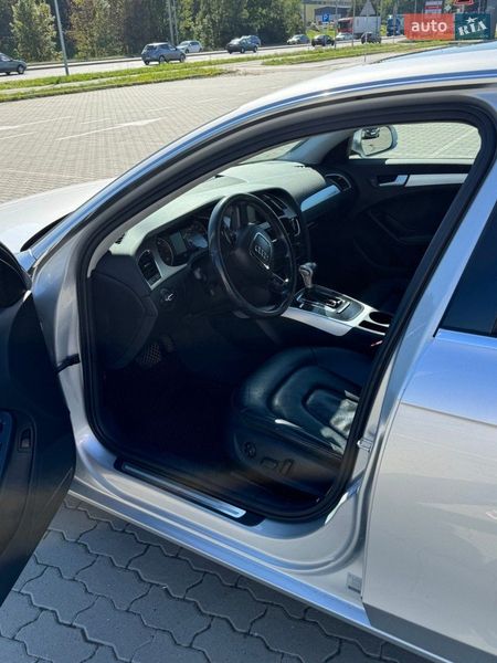 Седан Audi A4 2011 в Львове