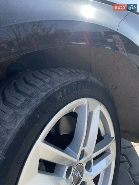 Седан Audi A4 2016 в Чернівцях