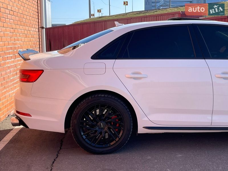 Седан Audi A4 2016 в Киеве