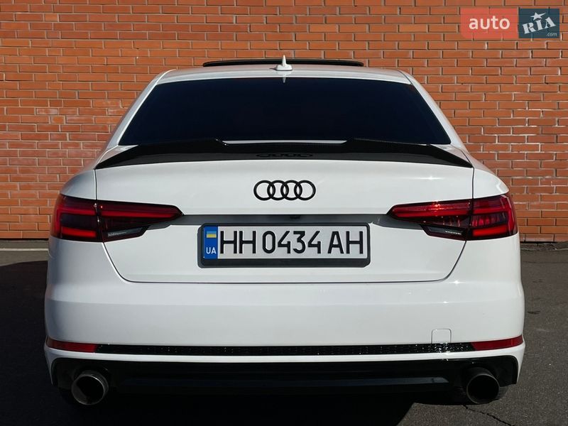 Седан Audi A4 2016 в Киеве