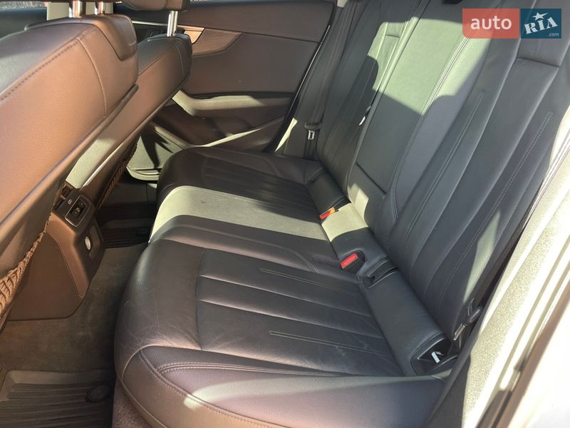 Седан Audi A4 2016 в Киеве