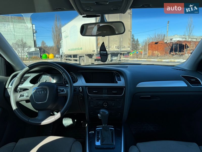Седан Audi A4 2010 в Буче