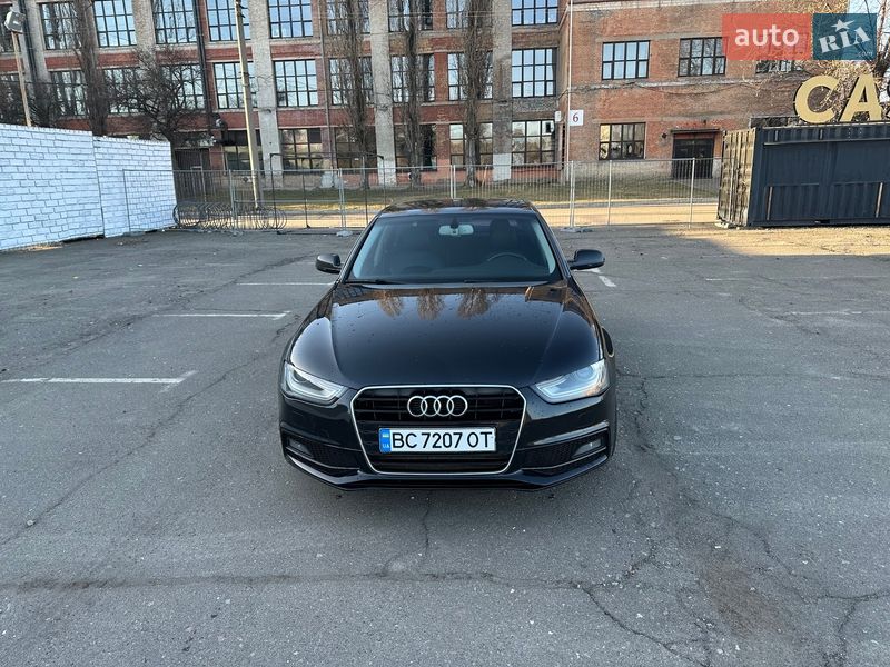 Седан Audi A4 2014 в Киеве