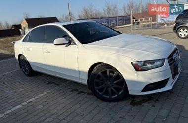 Седан Audi A4 2013 в Вижнице