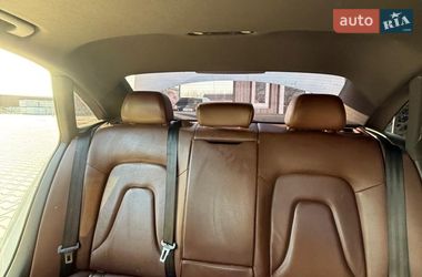 Седан Audi A4 2013 в Вижнице