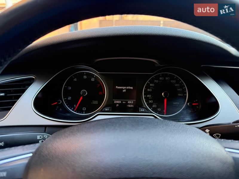 Седан Audi A4 2013 в Вижнице