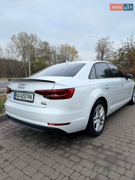 Седан Audi A4 2017 в Киеве