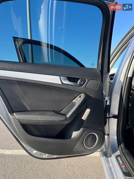 Седан Audi A4 2015 в Львове
