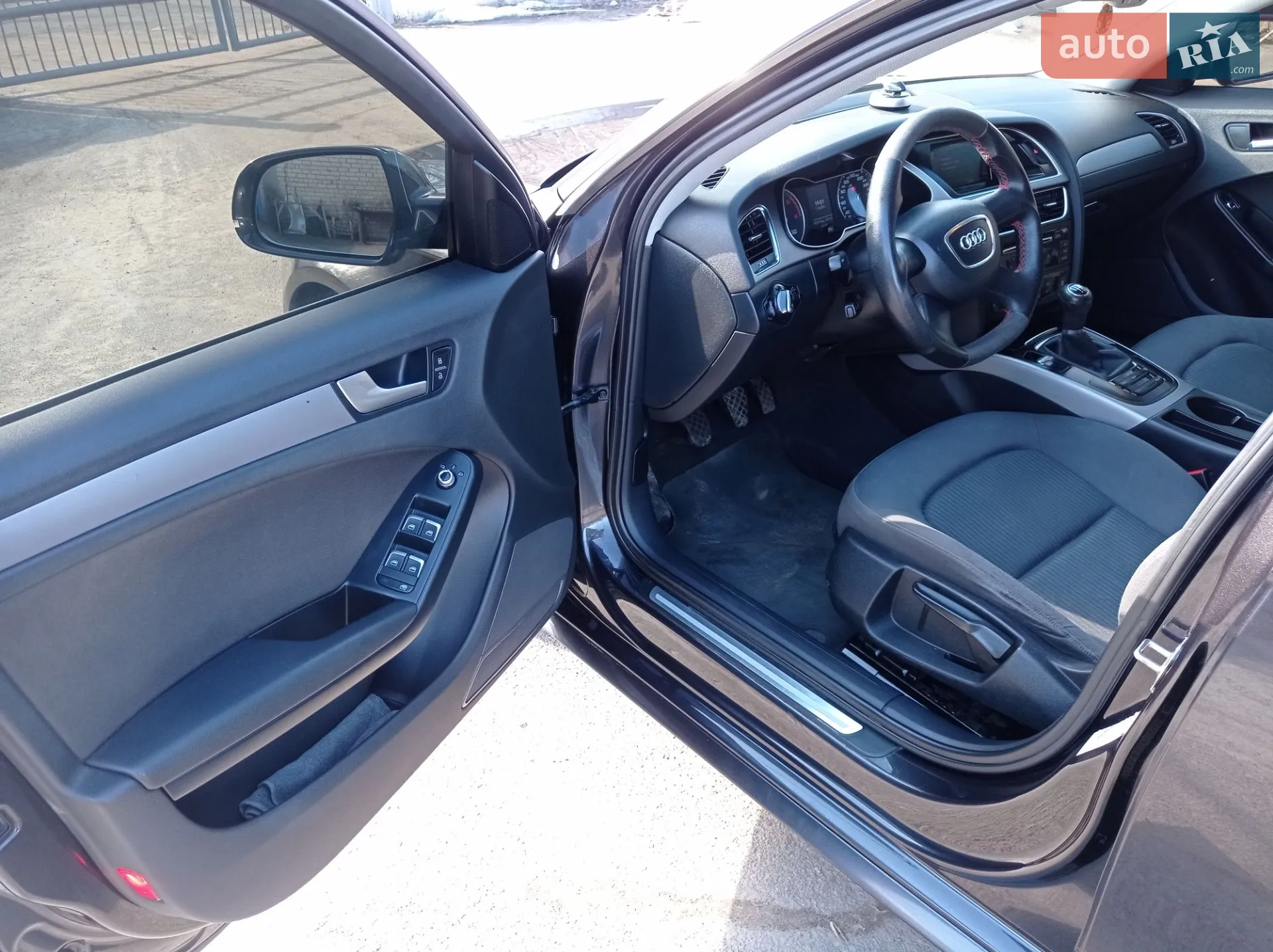 2012 Audi A4 - мініатюра 11