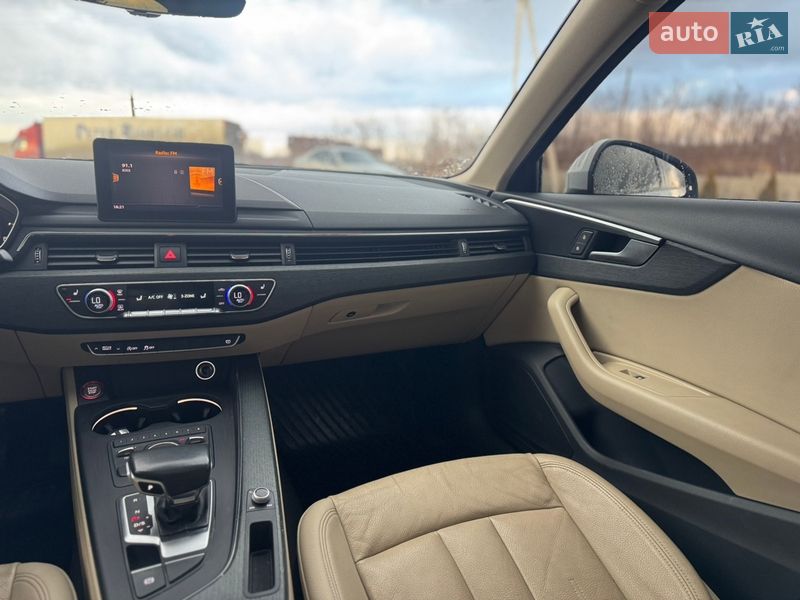 Седан Audi A4 2017 в Львове