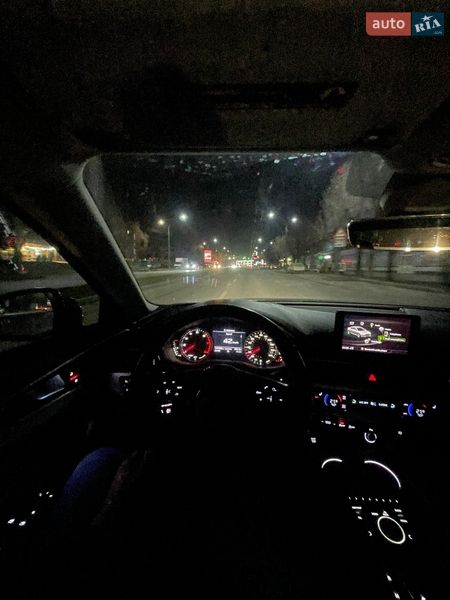 Седан Audi A4 2016 в Чернівцях