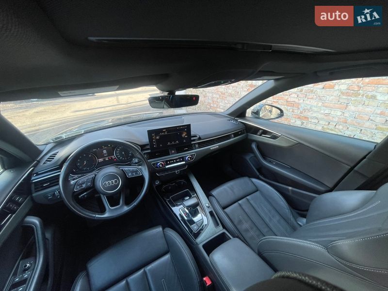 Седан Audi A4 2021 в Ровно