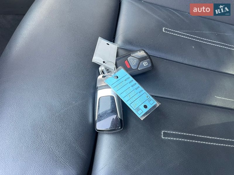 Седан Audi A4 2021 в Ровно