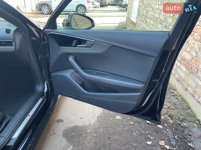 Седан Audi A4 2021 в Ровно