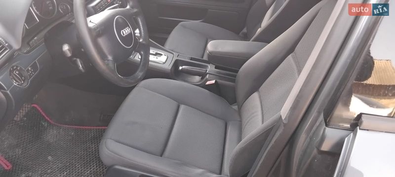 Седан Audi A4 2001 в Глыбокой