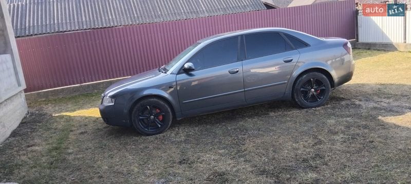 Седан Audi A4 2001 в Глыбокой