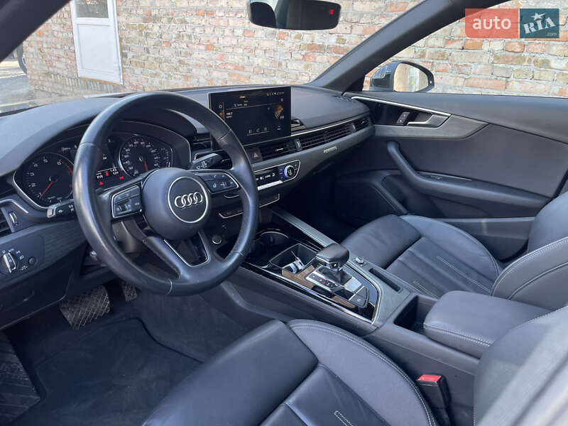 Седан Audi A4 2021 в Ровно