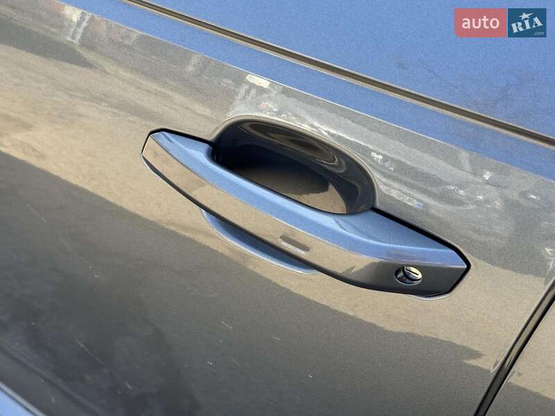 Седан Audi A4 2017 в Виннице