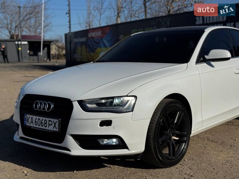 Седан Audi A4 2012 в Первомайську