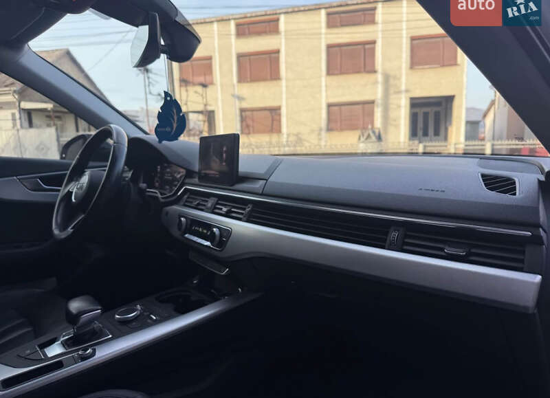 Седан Audi A4 2016 в Черновцах