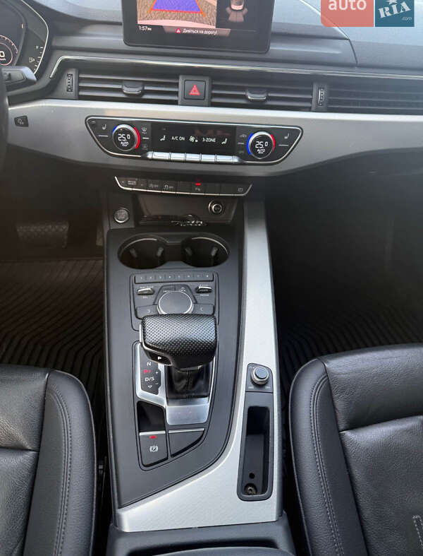 Седан Audi A4 2016 в Черновцах