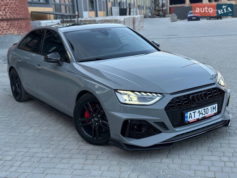 Седан Audi A4 2021 в Коломые