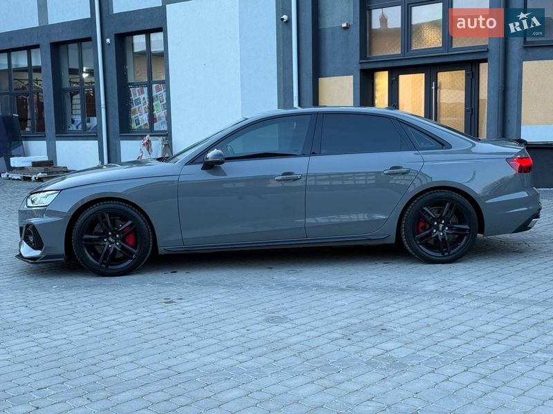 Седан Audi A4 2021 в Коломые
