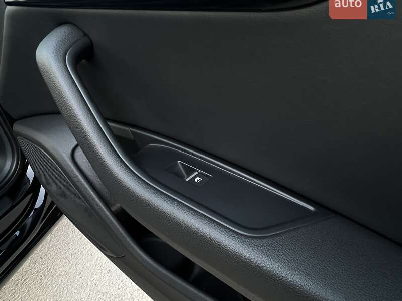 Універсал Audi A4 2016 в Дрогобичі