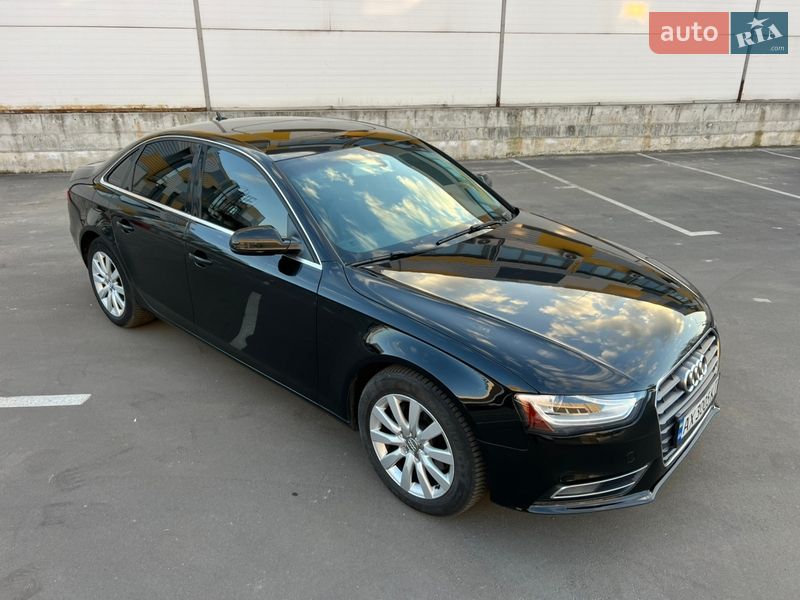Седан Audi A4 2012 в Киеве
