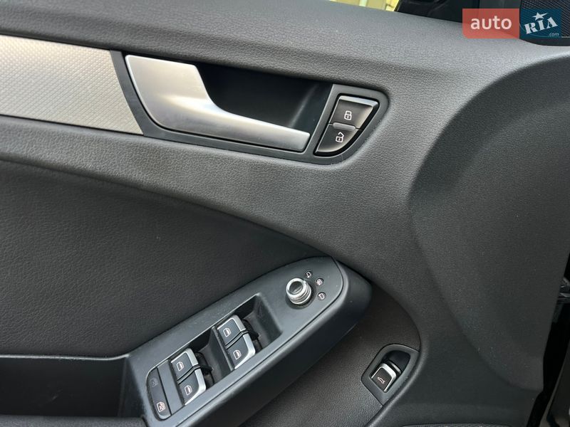 Седан Audi A4 2012 в Киеве