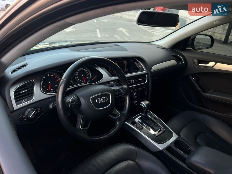 Седан Audi A4 2012 в Киеве
