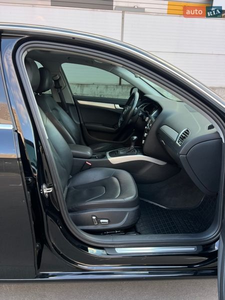 Седан Audi A4 2012 в Киеве
