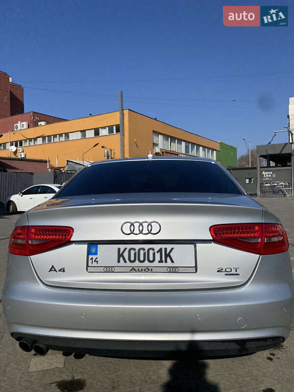 Седан Audi A4 2012 в Ужгороде
