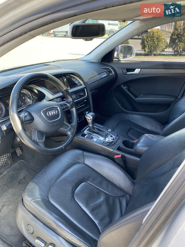 Седан Audi A4 2012 в Ужгороде