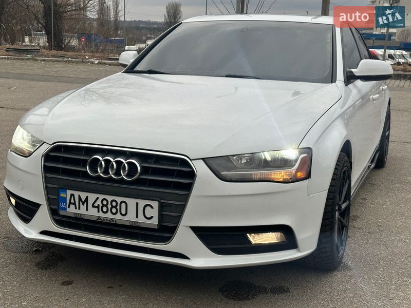 Седан Audi A4 2014 в Житомирі