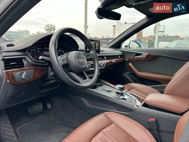 Седан Audi A4 2019 в Львові